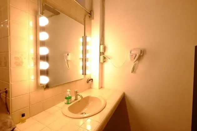 Single Room with Shared Bathroom