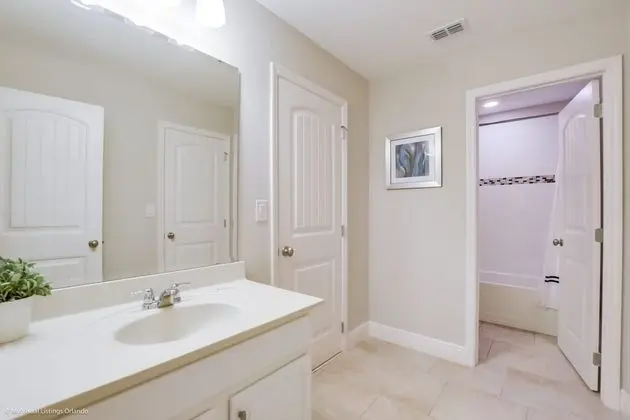 Villa (42010V Luxury 6 Bedroom 4.Bath  Home )