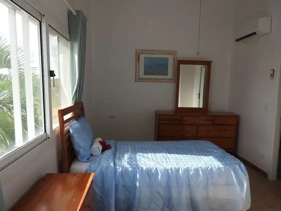 Standart Sıra Ev, 2 Yatak Odası, Liman Manzaralı (Villa rental inclusive of a golf cart)