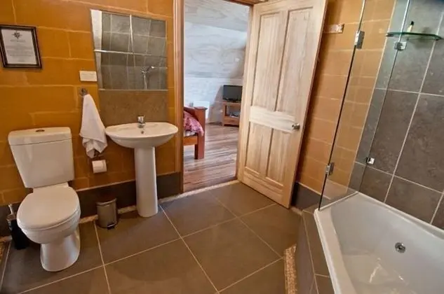 Romantic Stüdyo, Jakuzi, Plaj Kenarı