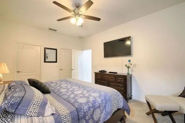 Ev (430 Aviana)