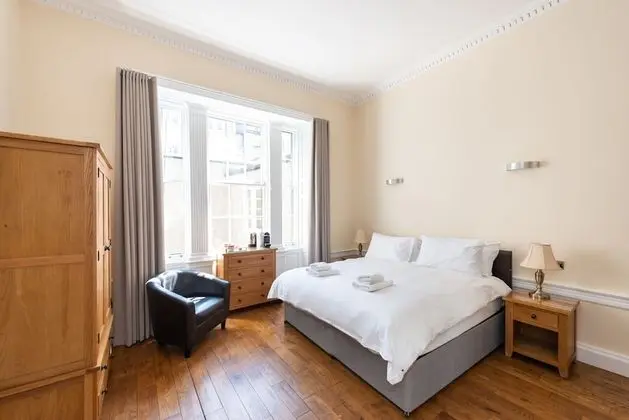 Comfort Tek Büyük Yataklı Oda