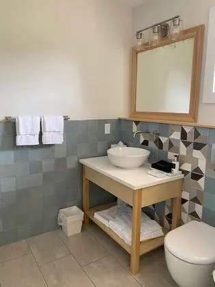 Deluxe Tek Büyük Yataklı Oda, Okyanus Manzaralı, Plaj Kenarı