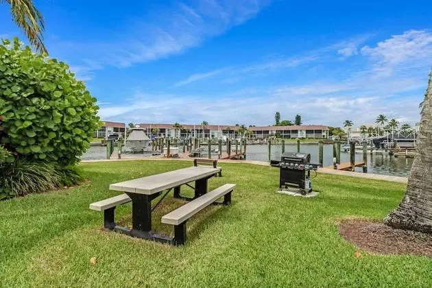 Daire (4541 Bay Beach Ln #345)