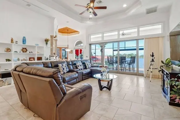 Ev (4604 NW 33rd Ter)
