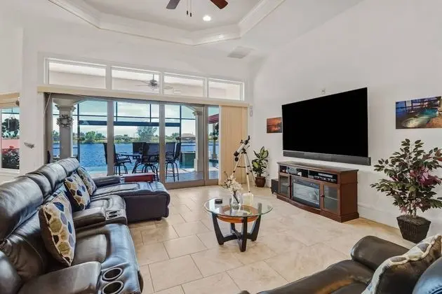 Ev (4604 NW 33rd Ter)