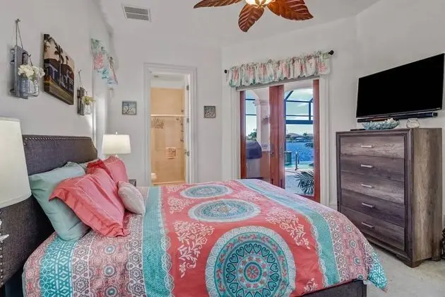 Ev (4604 NW 33rd Ter)