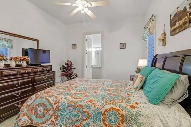 Ev (4604 NW 33rd Ter)