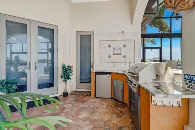 Ev (4604 NW 33rd Ter)
