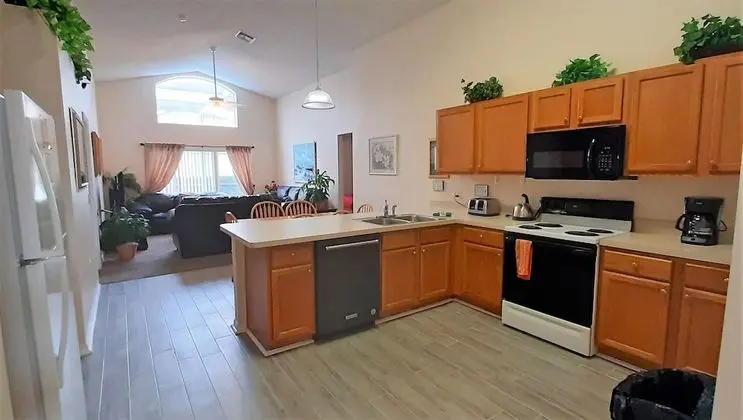 Ev (4611 5-Bedroom Pool Home, Lake Berkle)