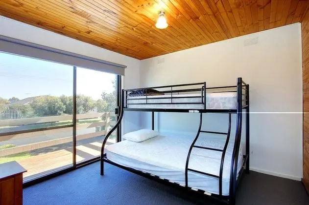 Ev, 4 Yatak Odası (2 Queen, 1 Tri-bunk, 1 Bunk, 1 Single)