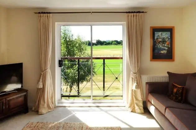 Ev (47 Wetherby Way)