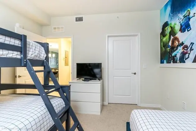 Ev (4714CT Amazing Story Lake Brand New C)
