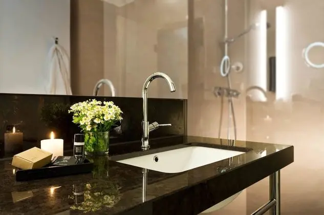 Comfort Tek Büyük Yataklı Oda, Kısmi Göl Manzaralı