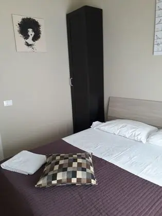 Üç Kişilik Oda, Ortak Banyo