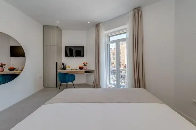 Comfort Tek Büyük veya İki Ayrı Yataklı Oda