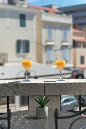 Comfort Tek Büyük veya İki Ayrı Yataklı Oda