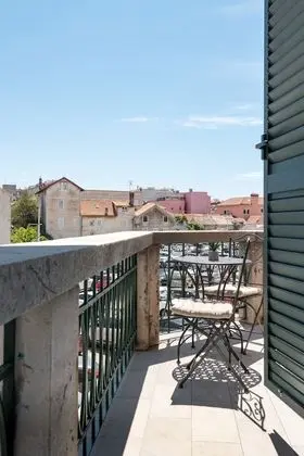 Comfort Tek Büyük veya İki Ayrı Yataklı Oda