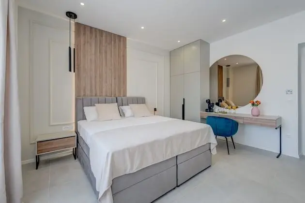 Tek Büyük veya İki Ayrı Yataklı Oda