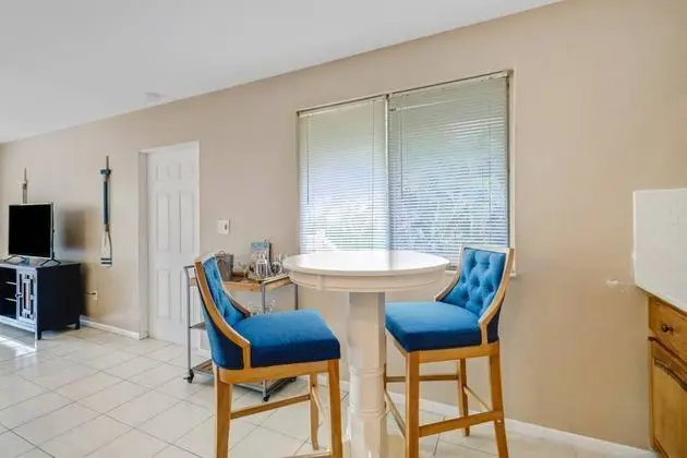 Daire (4811 Gary Rd-D)