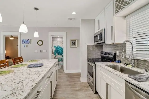 Villa (4836/4838 Esplanade St B-Pool)