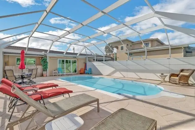 Villa (4836/4838 Esplanade St B-Pool)