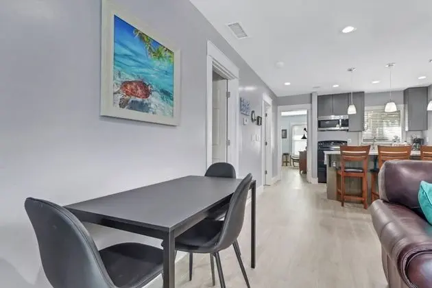 Villa (4836/4838 Esplanade St B-Pool)