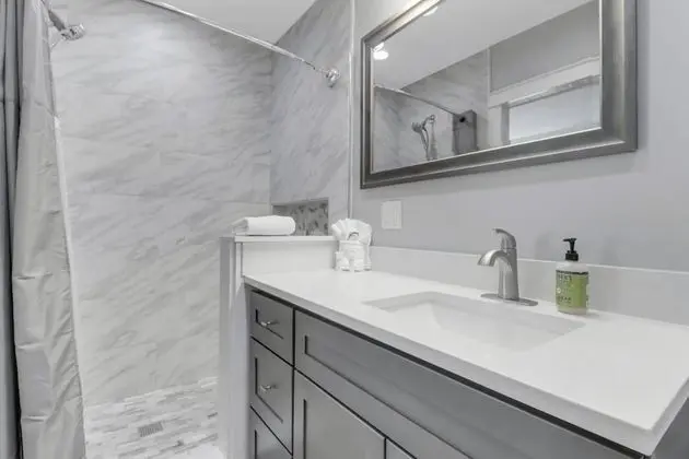 Villa (4836/4838 Esplanade St B-Pool)