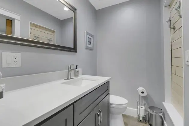 Villa (4836/4838 Esplanade St B-Pool)