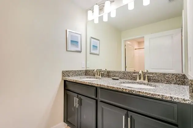 Ev
