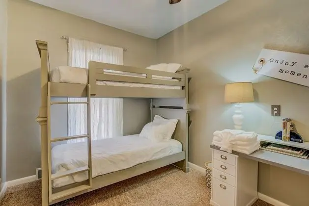 Ev (4 Bedrooms)