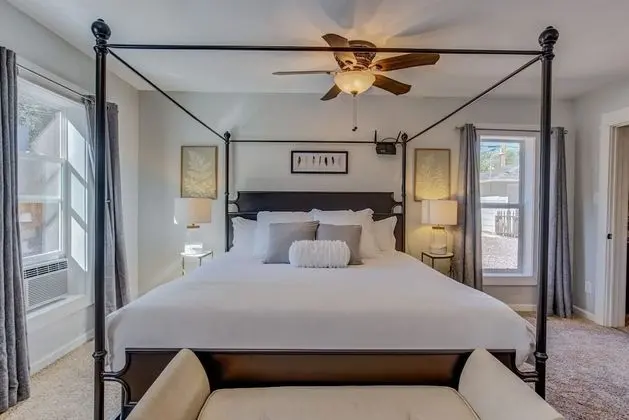 Ev (4 Bedrooms)