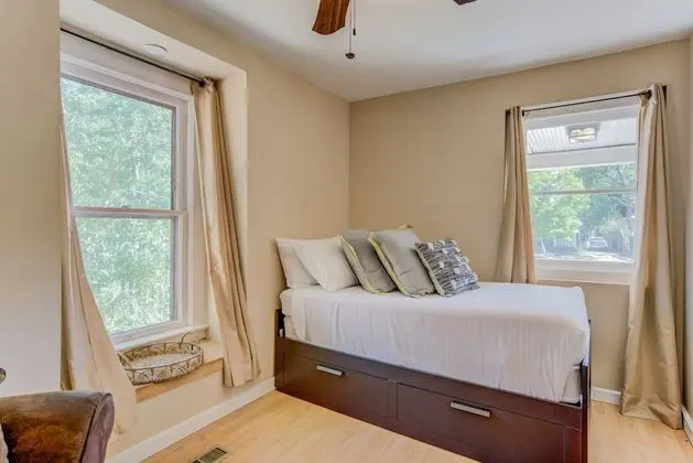 Ev (4 Bedrooms)