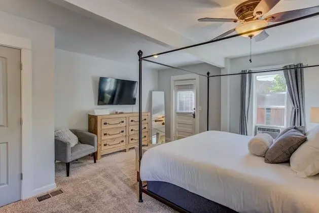 Ev (4 Bedrooms)