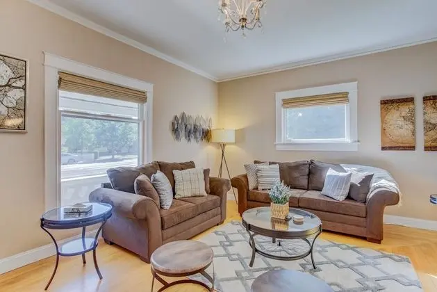 Ev (4 Bedrooms)