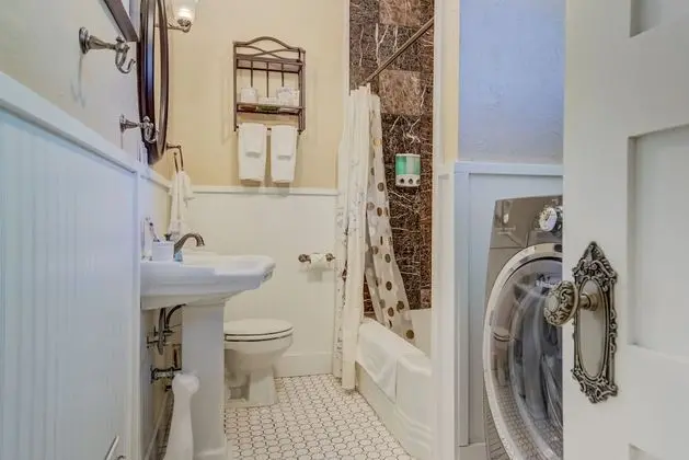 Ev (4 Bedrooms)