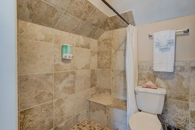 Ev (4 Bedrooms)