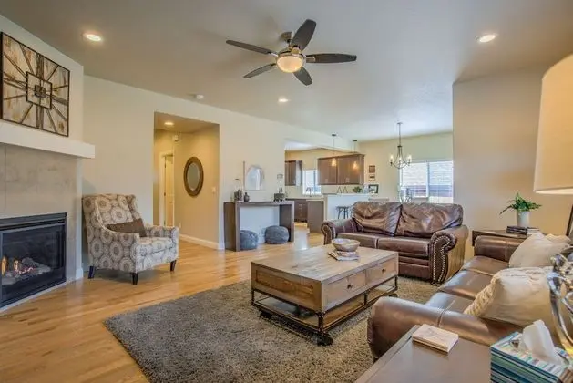 Ev (4 Bedrooms)