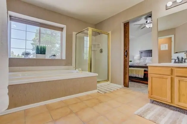 Ev (4 Bedrooms)