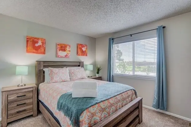 Ev (4 Bedrooms)