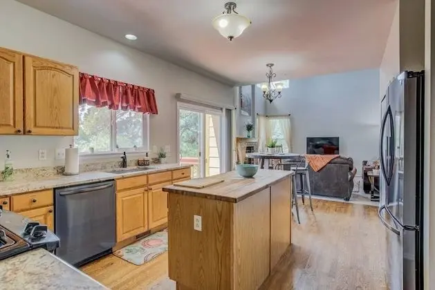 Ev (4 Bedrooms)