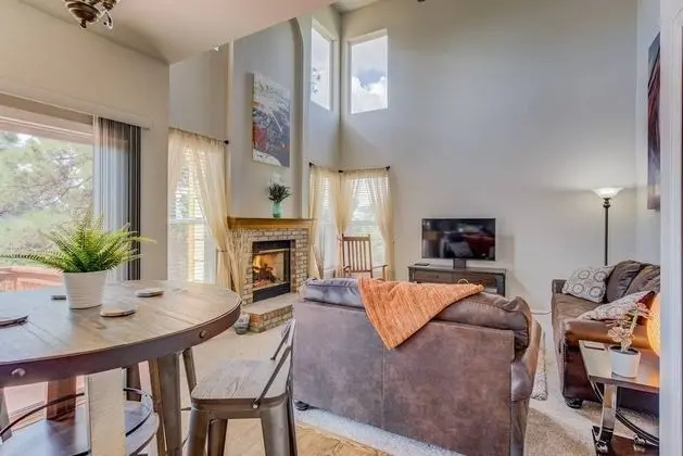 Ev (4 Bedrooms)