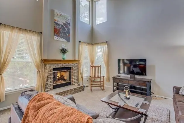 Ev (4 Bedrooms)