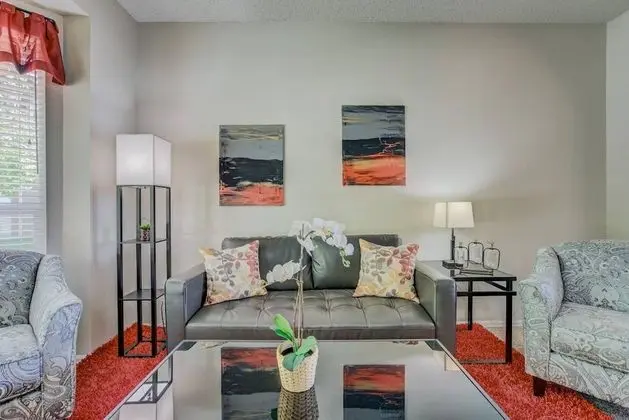 Ev (4 Bedrooms)