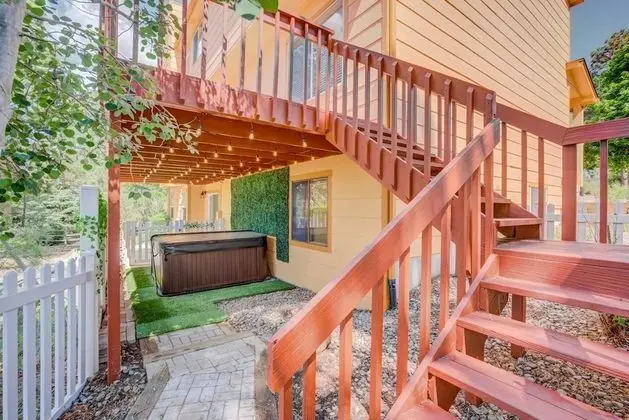 Ev (4 Bedrooms)