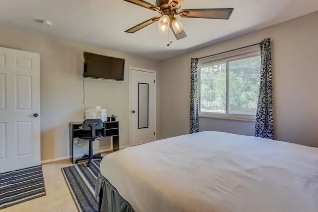 Ev (4 Bedrooms)