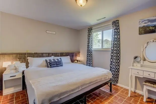 Ev (4 Bedrooms)