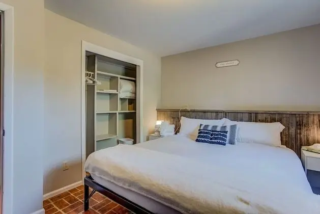 Ev (4 Bedrooms)