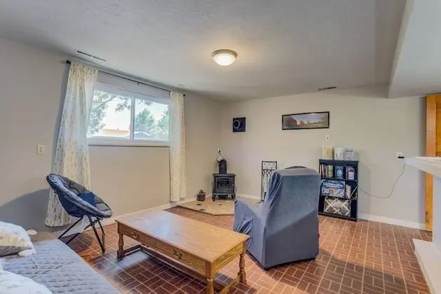 Ev (4 Bedrooms)
