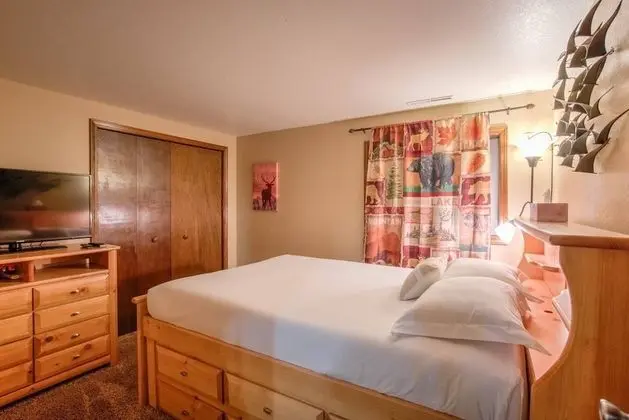 Ev (4 Bedrooms)